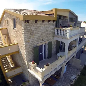 apartmani-kod-barbe.hotelinzadar.com/