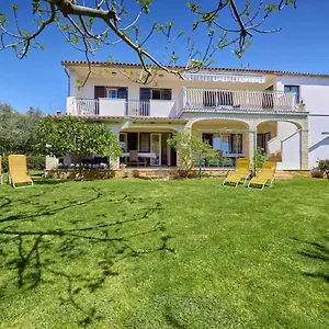 https://apartments-anka-372.pula-hotels.org